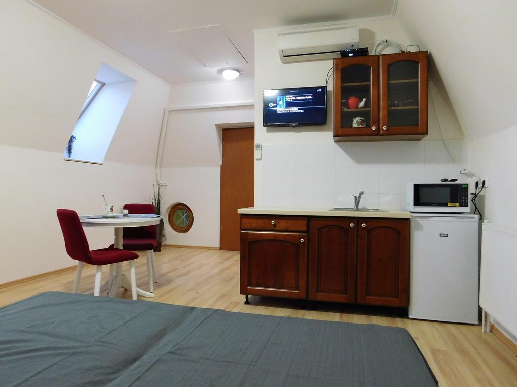 Tulipán Apartman Balatonalmádi Exterior foto
