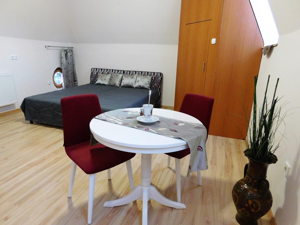 Tulipán Apartman Balatonalmádi Exterior foto